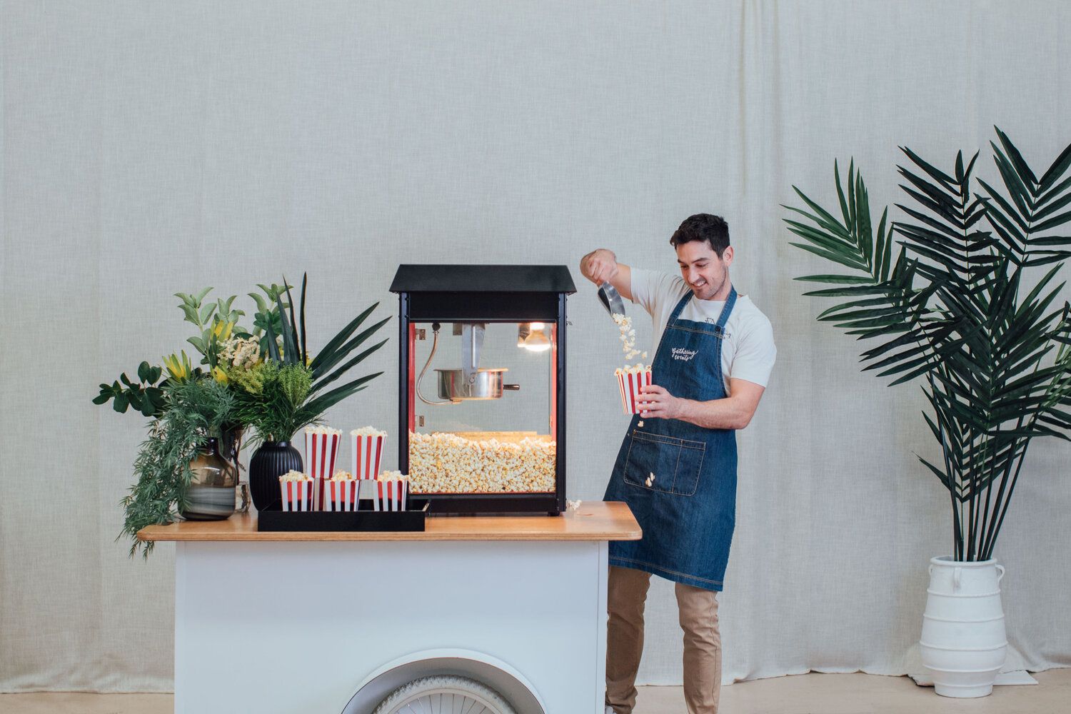 ابدأ مشروع صغير بـ عربة فشار وماكنية غزل بنات