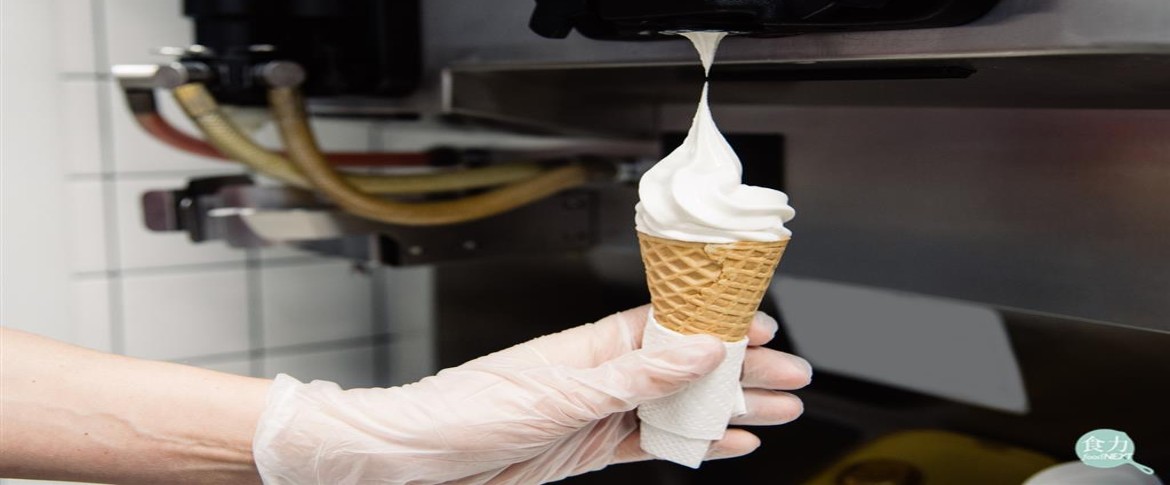 أفضل 3 أنواع الة ايس كريم على طاولة في السعودية