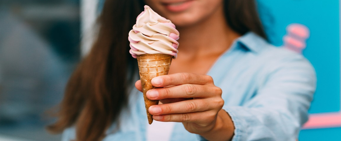 ماكينة ايس كريم سوفت صغيرة من جولدن آيس 2024