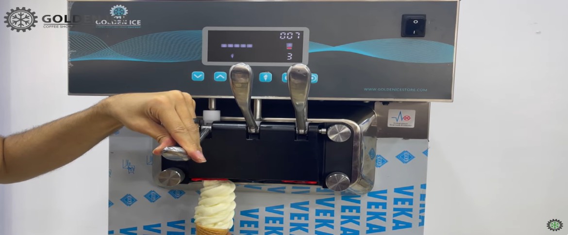 أفضل أنواع الة ايسكريم كبيره من جولدن آيس للمحلات والكافيهات